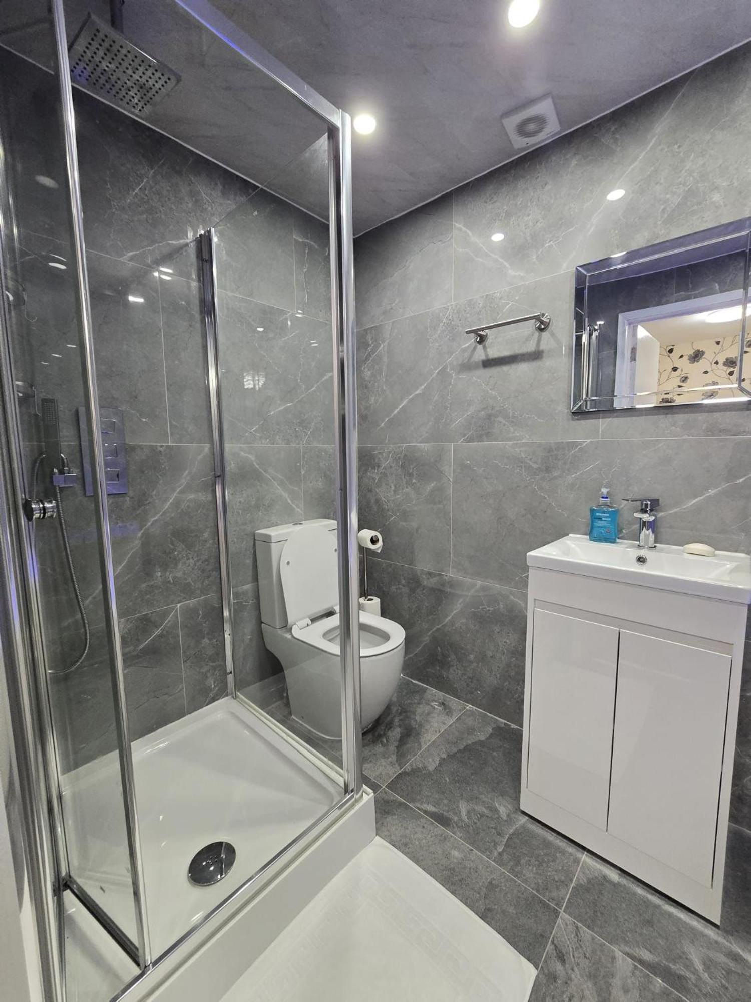 Zaheer'S Hotel Бэлдок Экстерьер фото