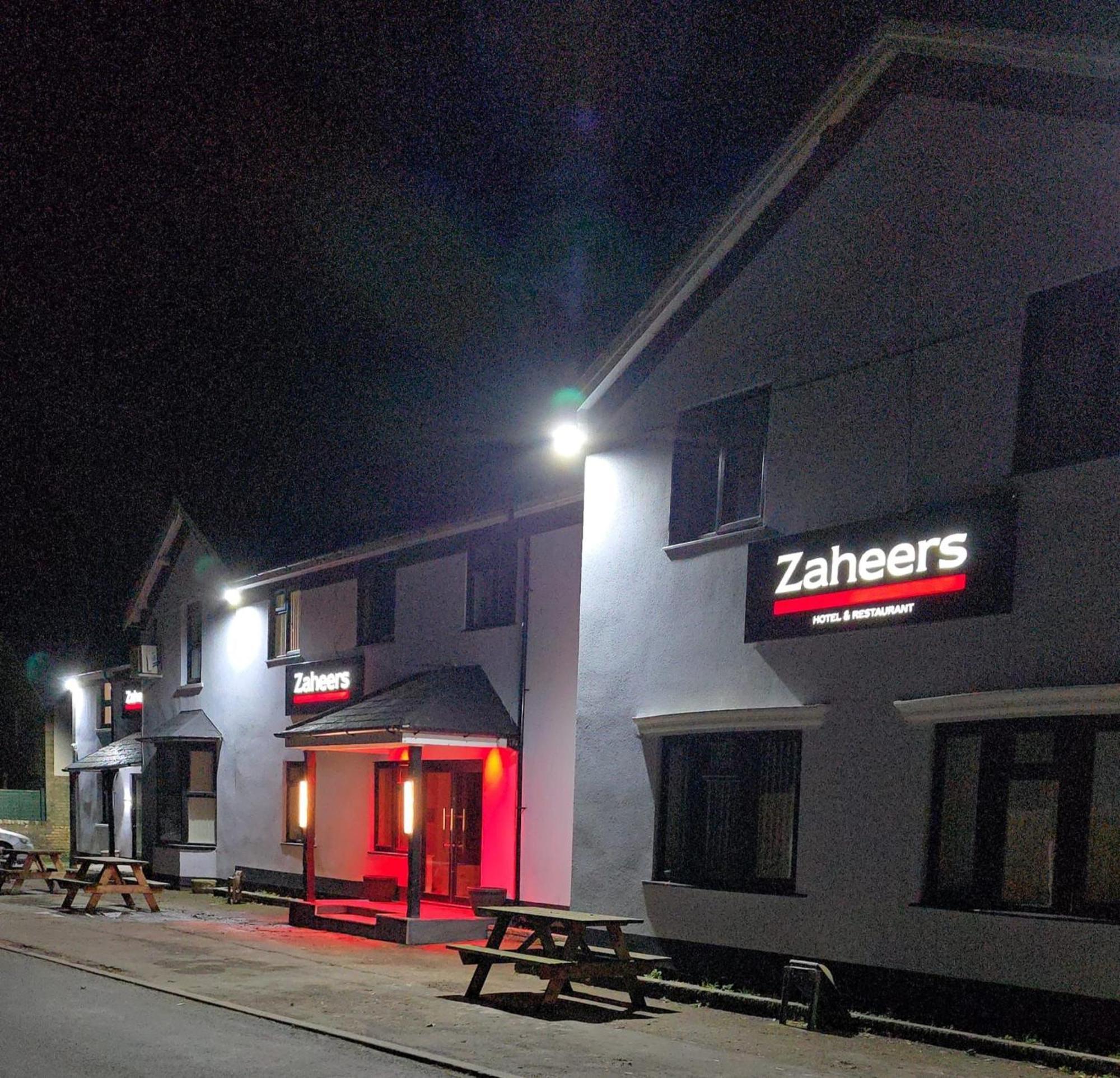Zaheer'S Hotel Бэлдок Экстерьер фото